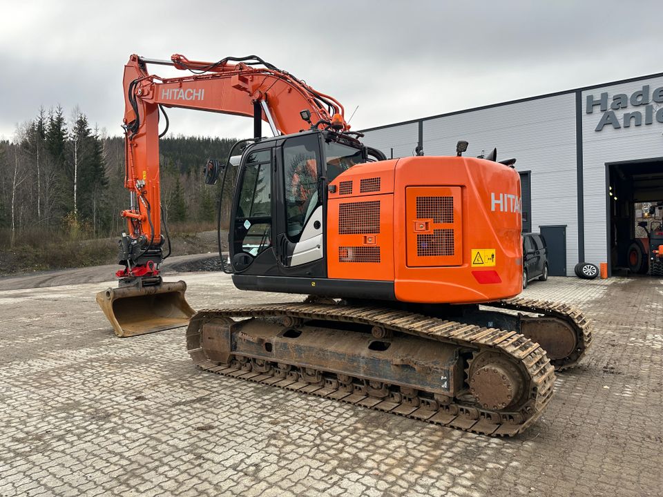 aimi　0612 Brukt Hitachi ZX 225 USLC-6, Sertifisert til 21.08.2028, Gått på