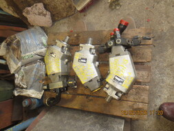 3 stk     Hydraulikk  Parker   Dobbelflytpumper. . bilde